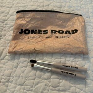 jones road eye brushes with travel bag